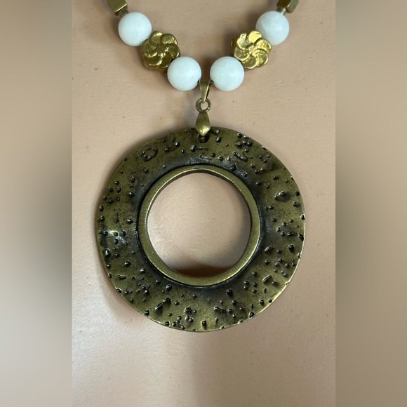 24 inch Jade and Alabaster bead necklace NWOT - Picture 7 of 13